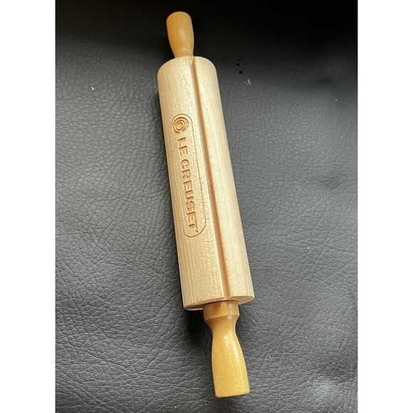 Le Creuset Mini Wooden Recipe Holder Rolling Pin Stand 8" Collectible - Picture 2 of 8